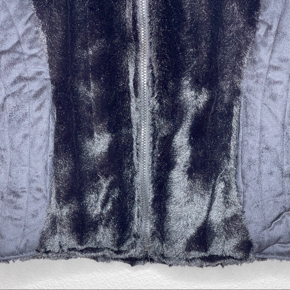 Private Quarters Touch of Mink‎ Vest Black - Picture 4 of 8